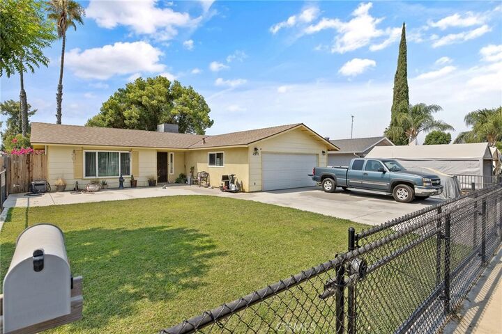 Property Photo:  1911 W Vine Street  CA 93277 