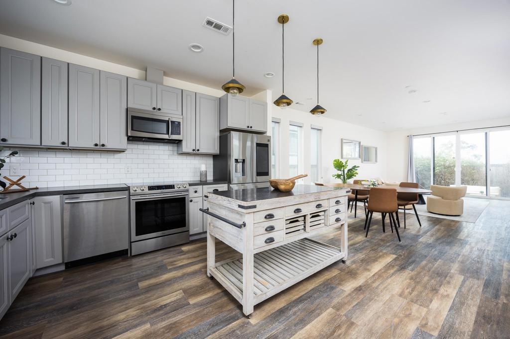 3260 Broadway  San Diego CA 92102 photo