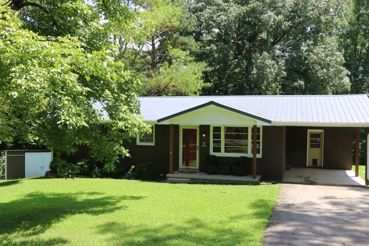 Property Photo: 724 Thomas Ave TN 37050