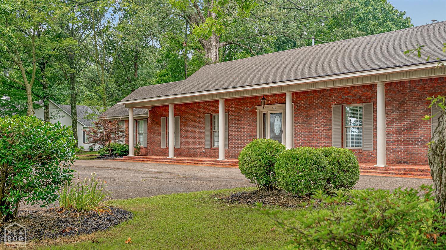 Property Photo: 142 E Park Lane AR 72321