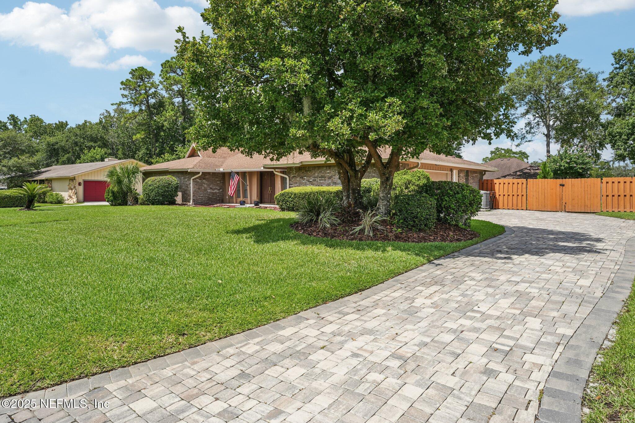 Property Photo: 366 Perthshire Drive FL 32073