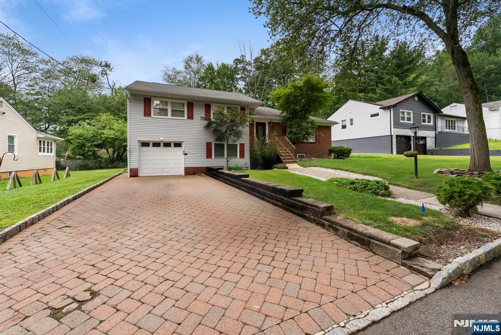 Property Photo:  57 Rosemont Terrace  NJ 07052 