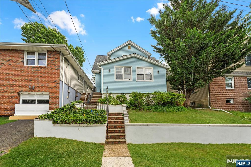 Property Photo:  722 Stewart Street  NJ 07657 