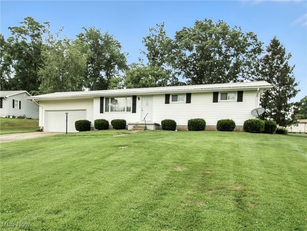 Property Photo: 125 Sherwood Drive OH 43701