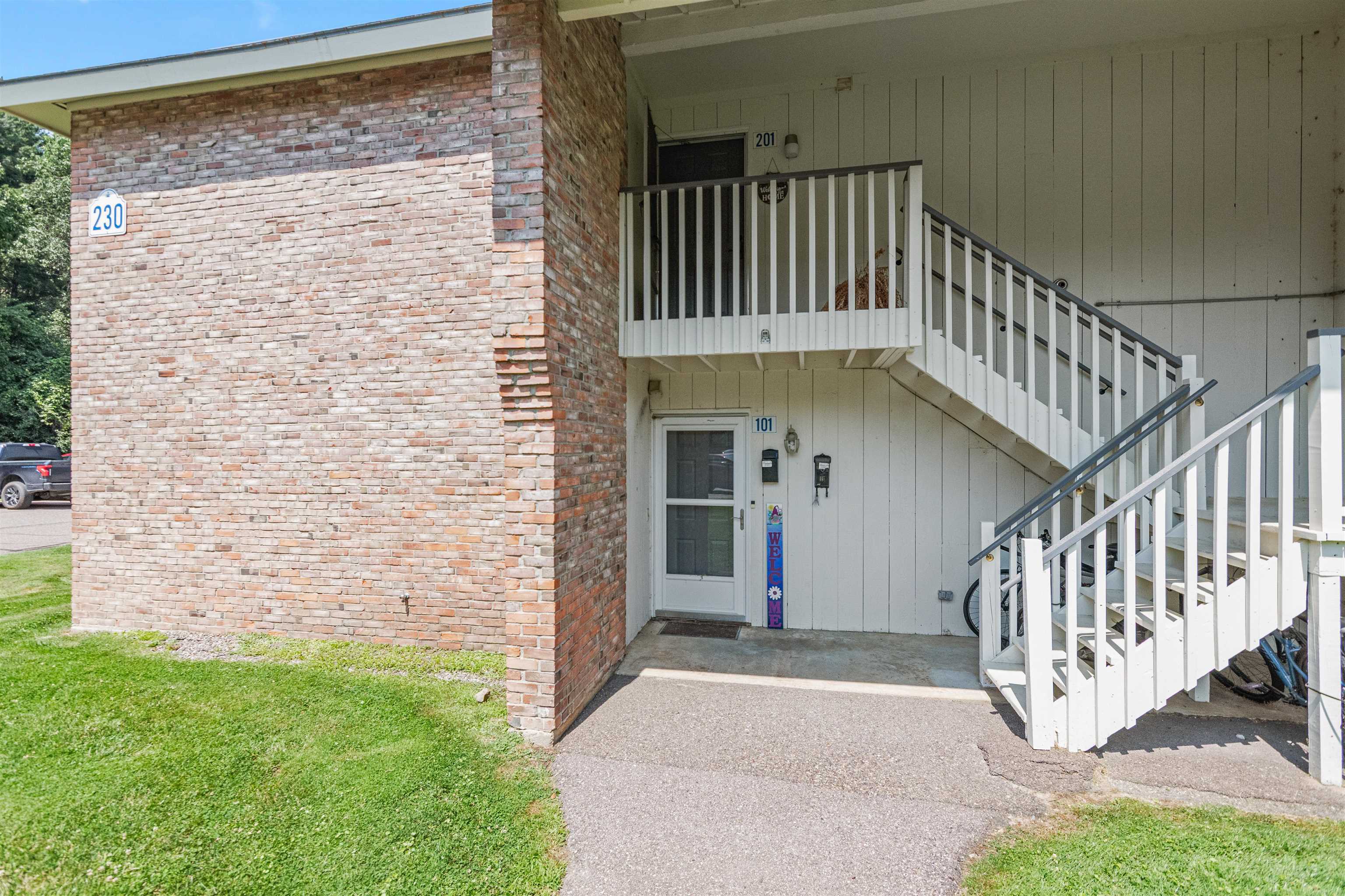 Property Photo:  230 Ledgewood Circle  VT 05401 
