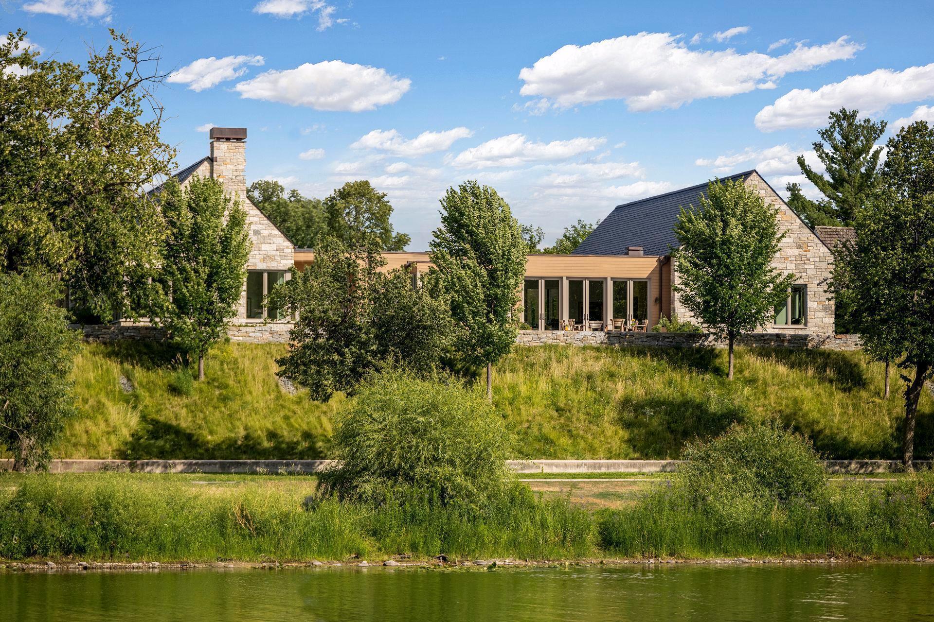 Property Photo: 2505 E Lake Of The Isles Parkway MN 55405