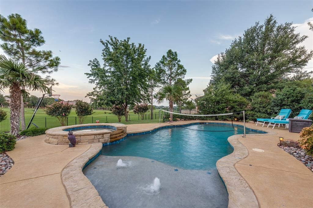 Property Photo: 1608 Pine Hills Lane TX 76210