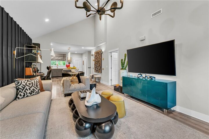 Property Photo:  1112 S Dunn Avenue  AR 72701 