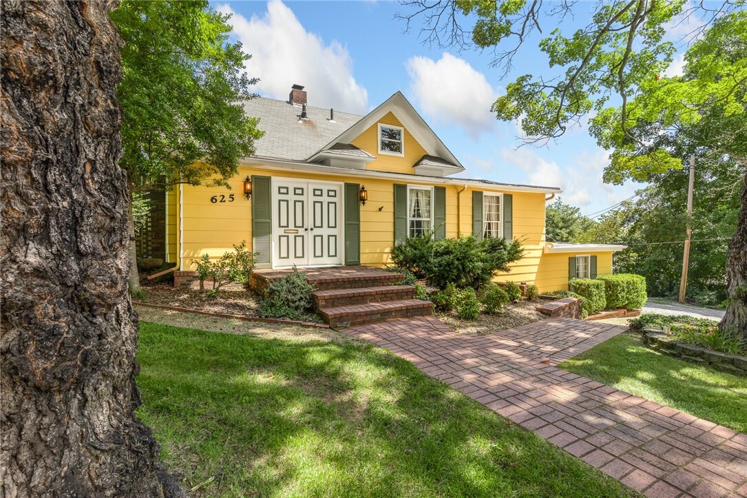 625 W College Avenue  Harrison AR 72601 photo