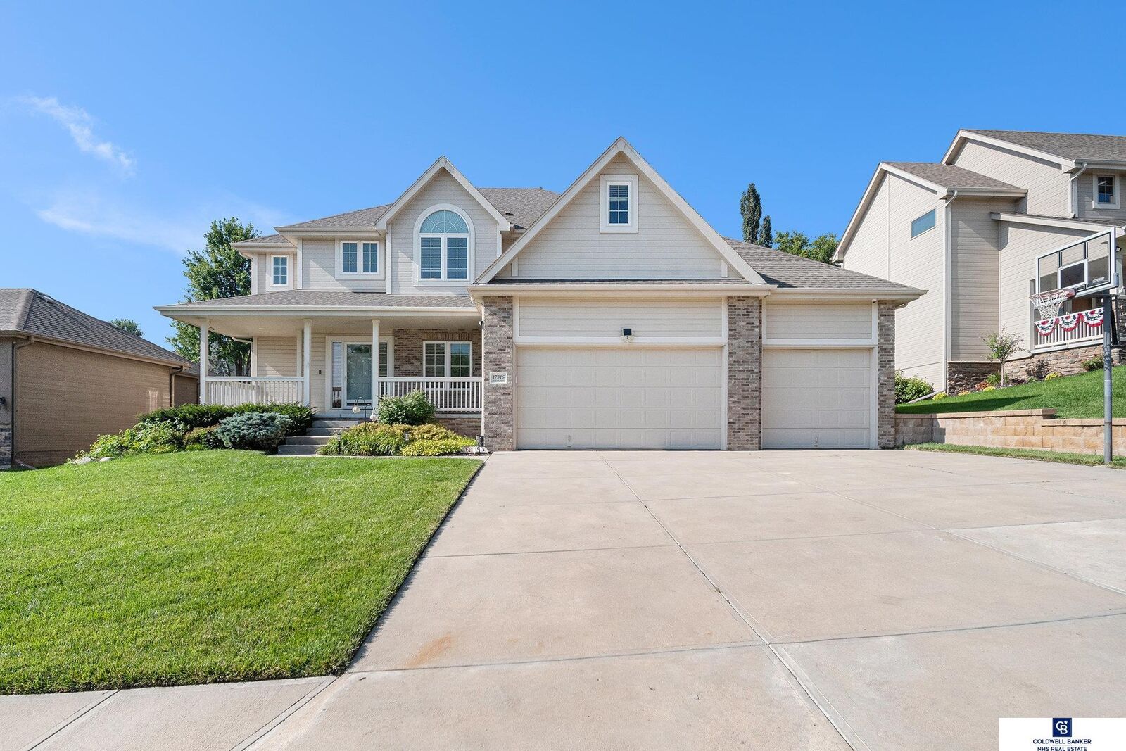 Property Photo: 17316 Madison Street NE 68135
