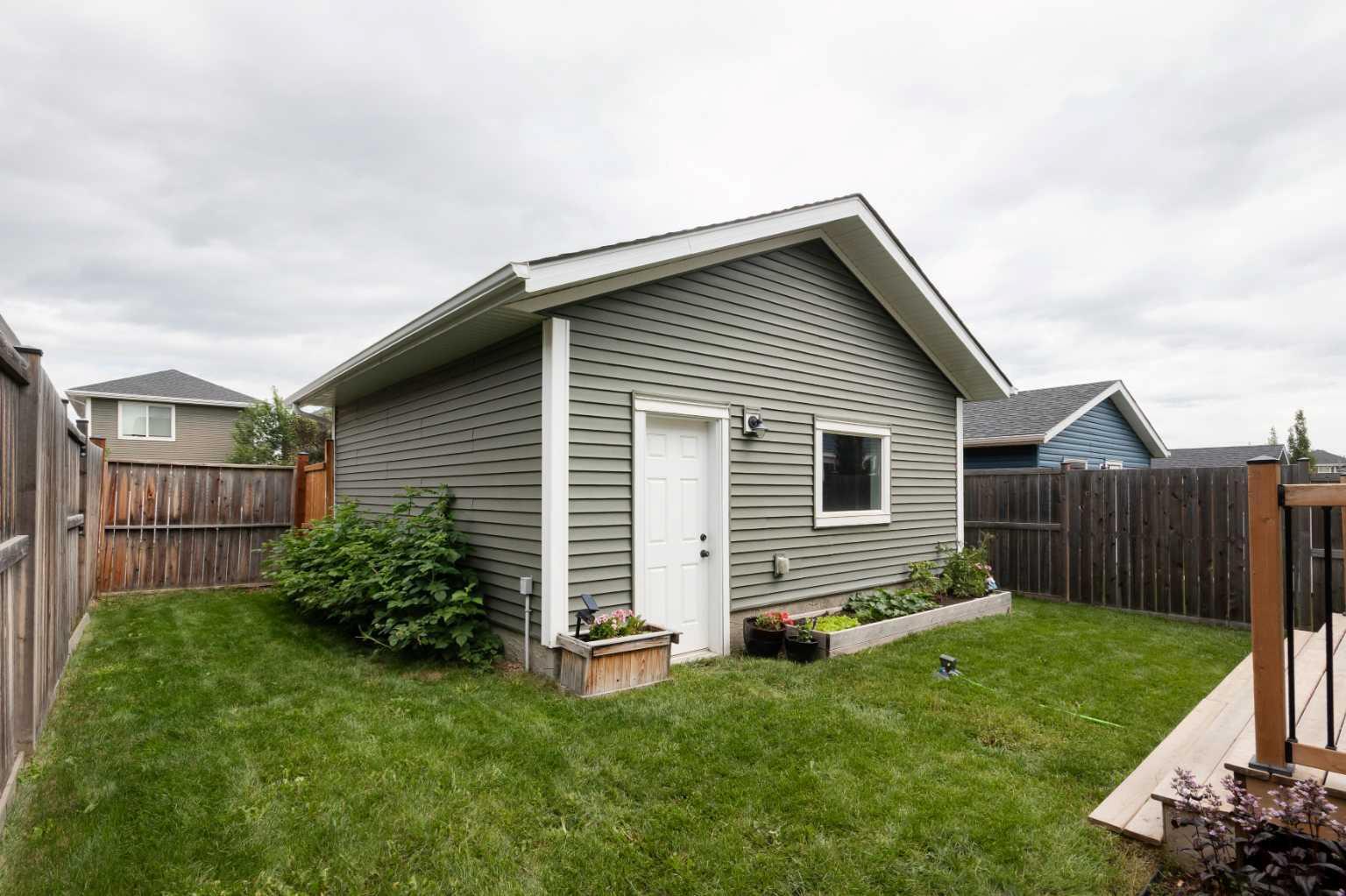 Property Photo: 195 River Heights Green AB T4C 0S3