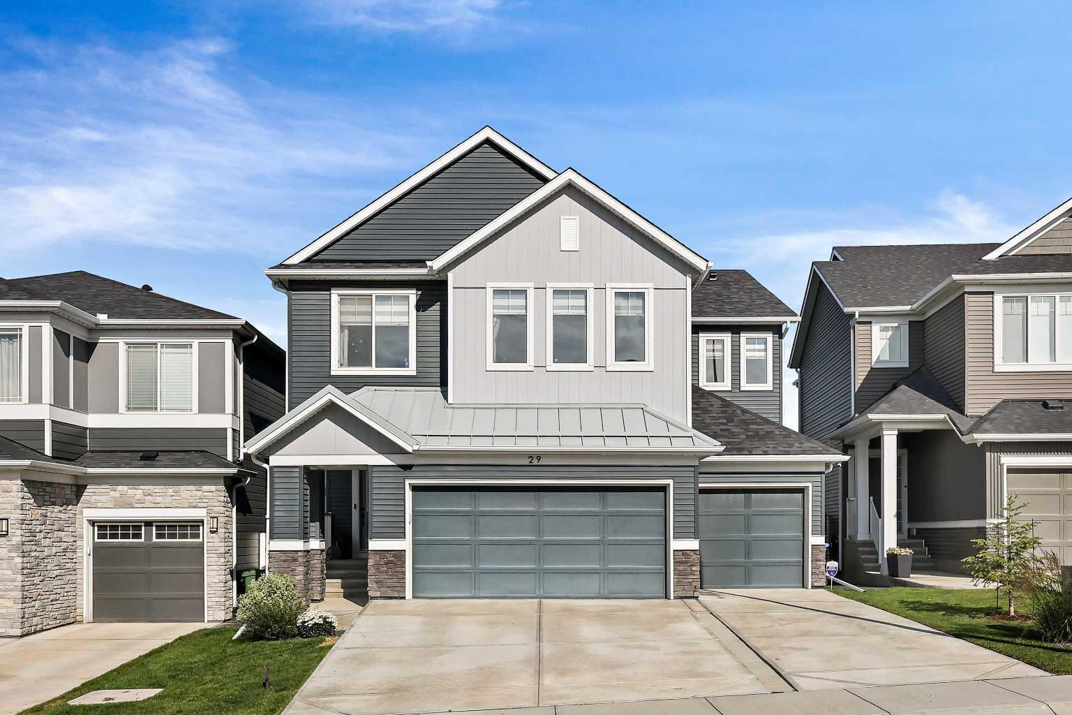Photo de la propriété:  29 Lucas Cove NW  AB T3P 1M4 