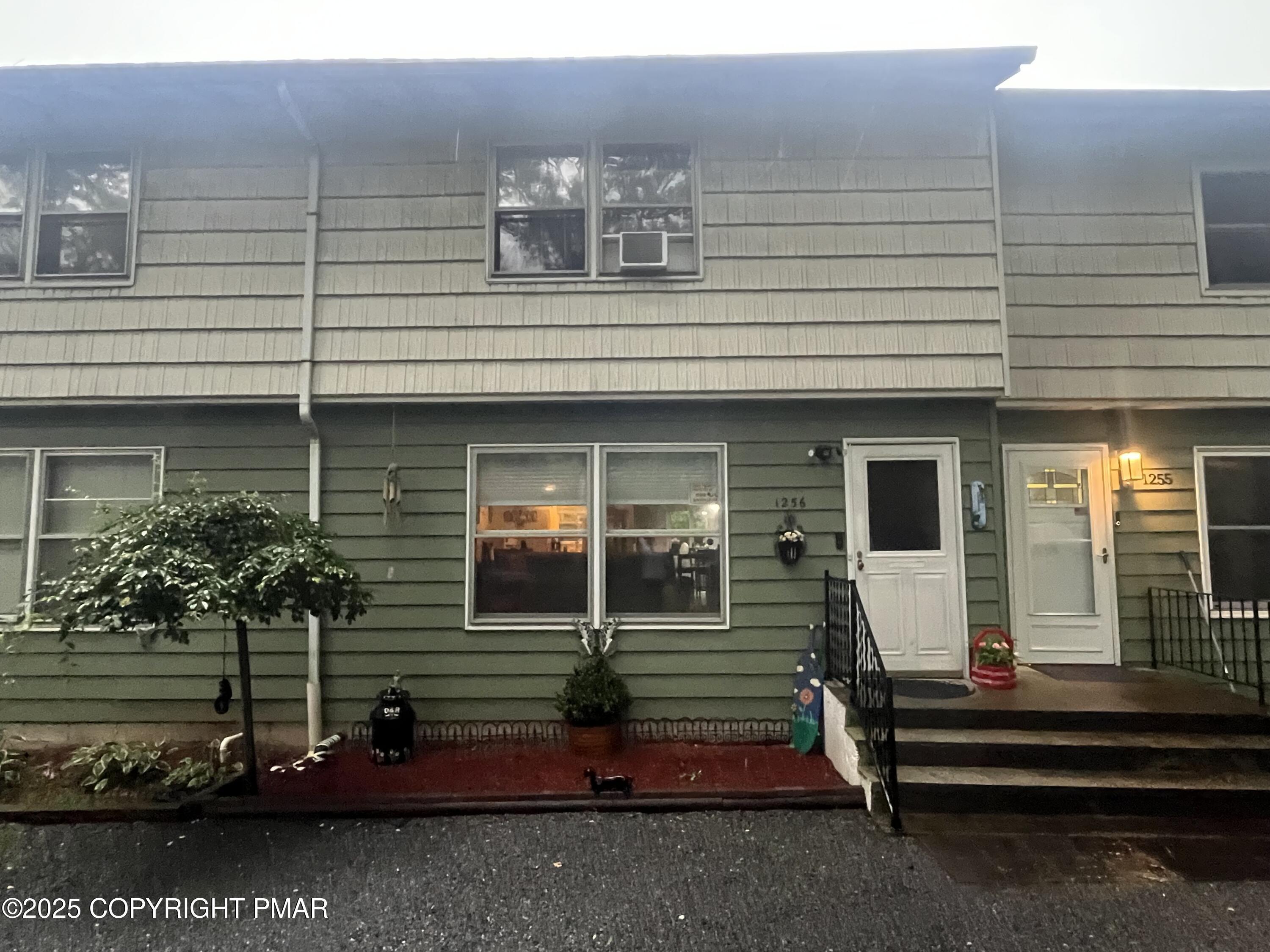 Property Photo: 1256 Chateau Drive PA 18302
