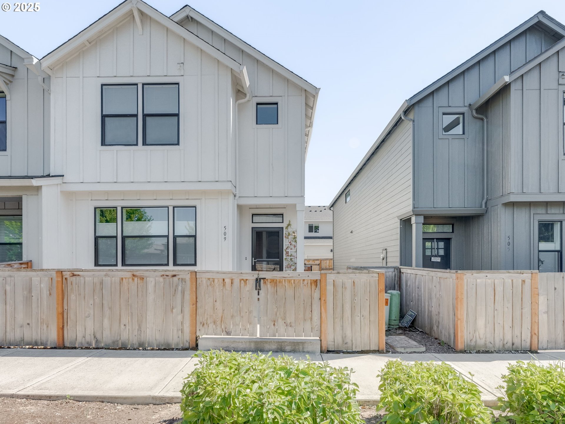 Property Photo:  509 NE 72nd St  WA 98665 