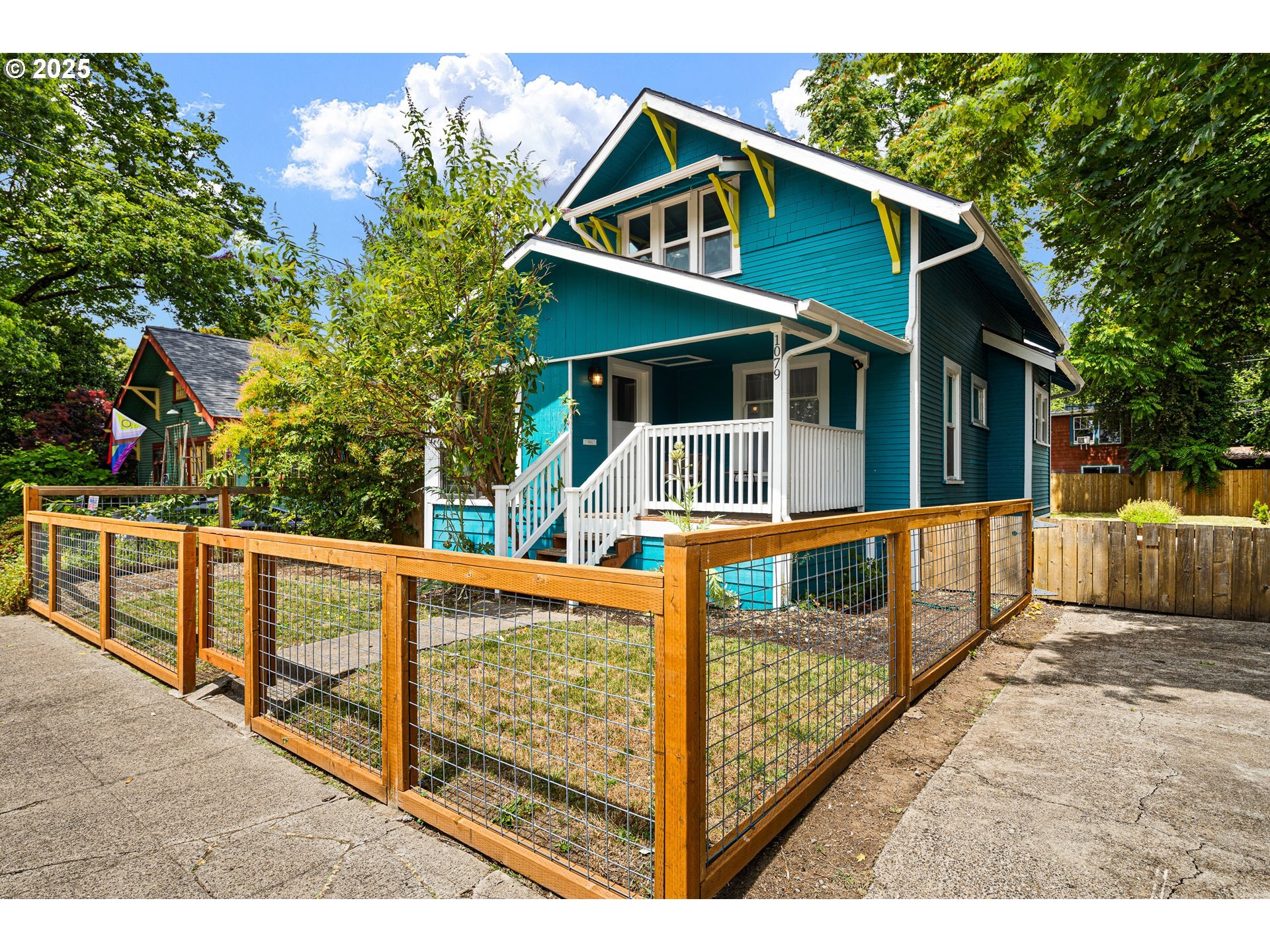 Property Photo: 1079 W 5th Ave OR 97402