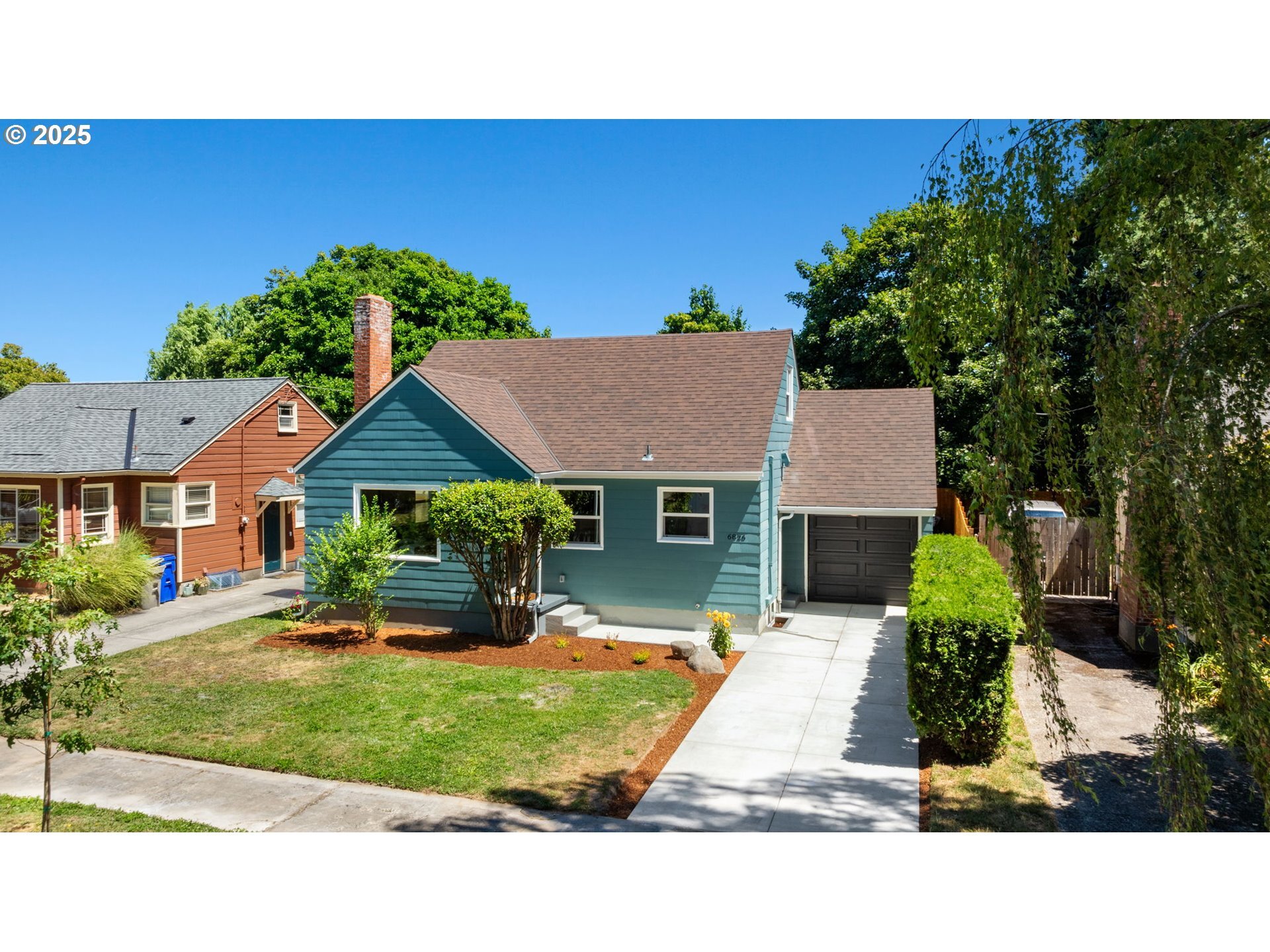 Property Photo: 6826 NE 23rd Ave OR 97211