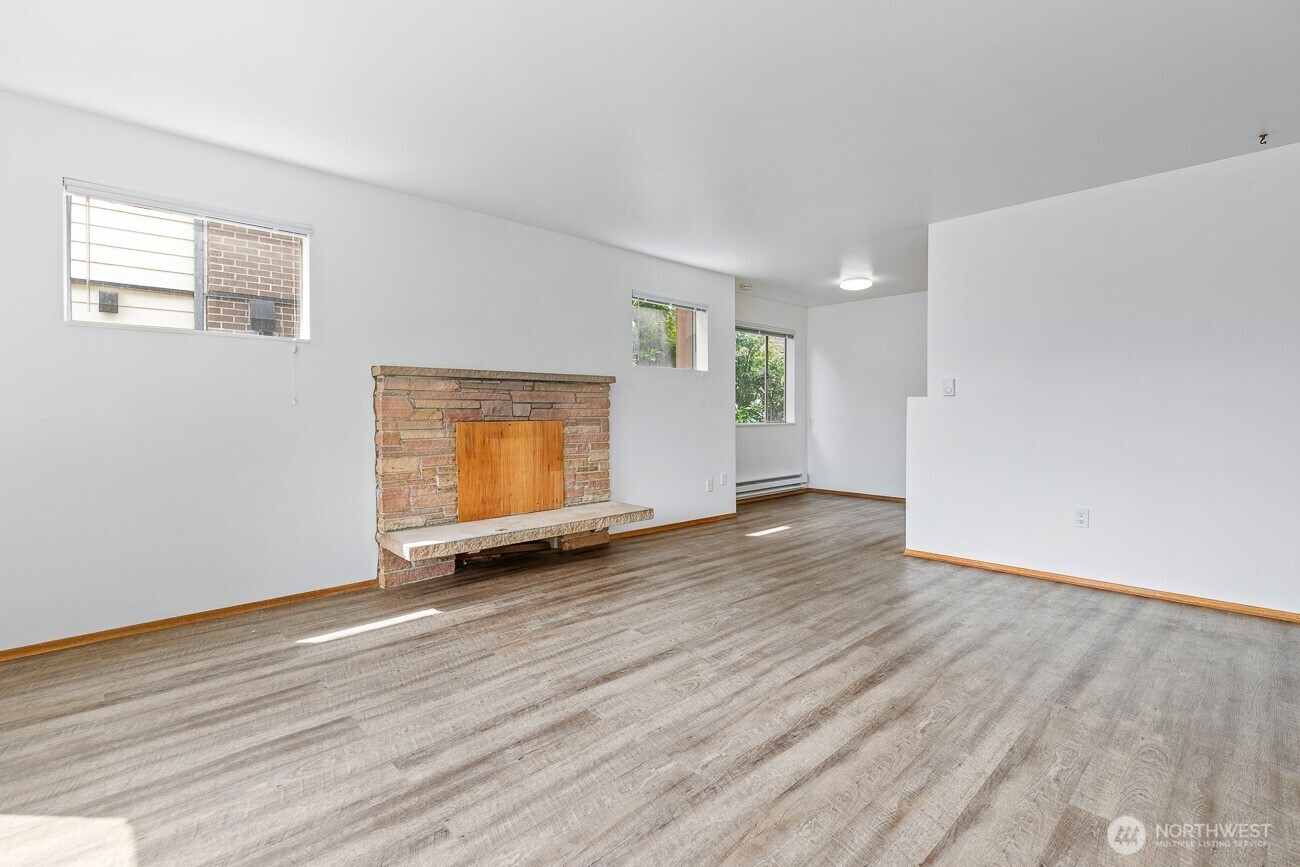 Property Photo:  4745  18th Avenue NE 4747A  WA 98105 