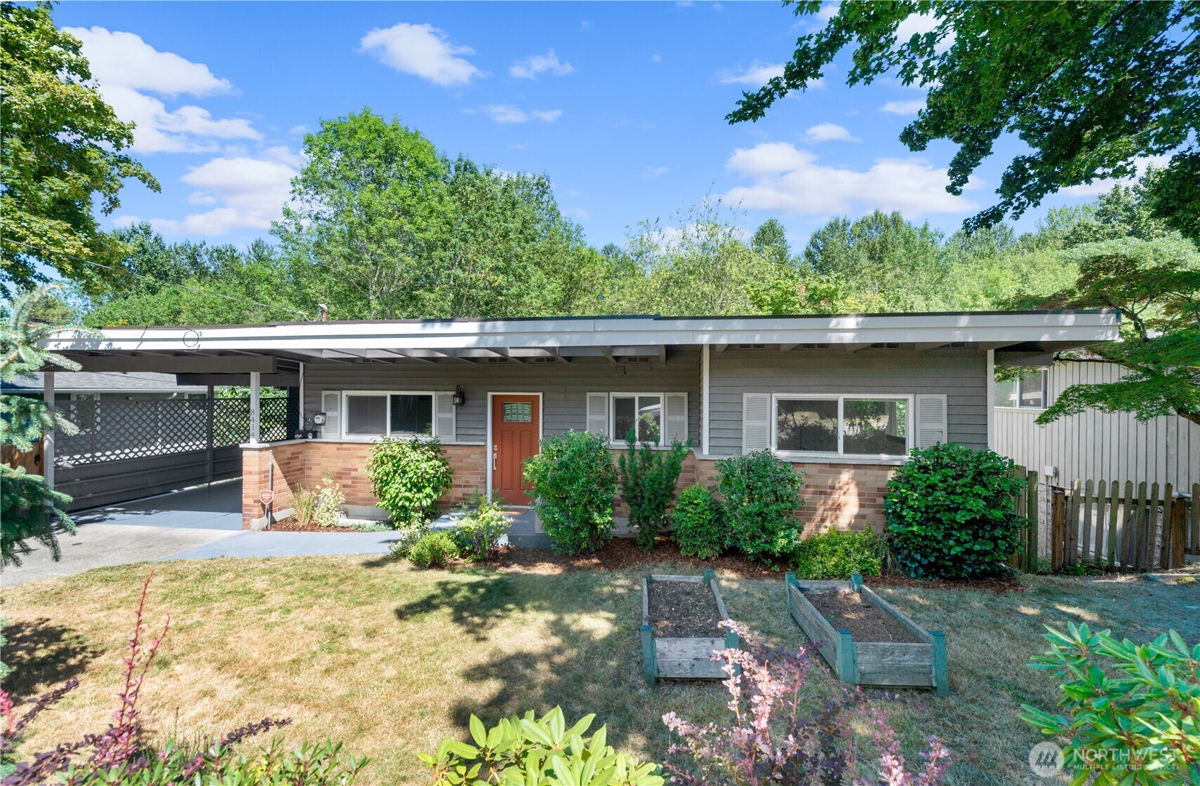 Property Photo:  8414  55th Avenue S  WA 98118 