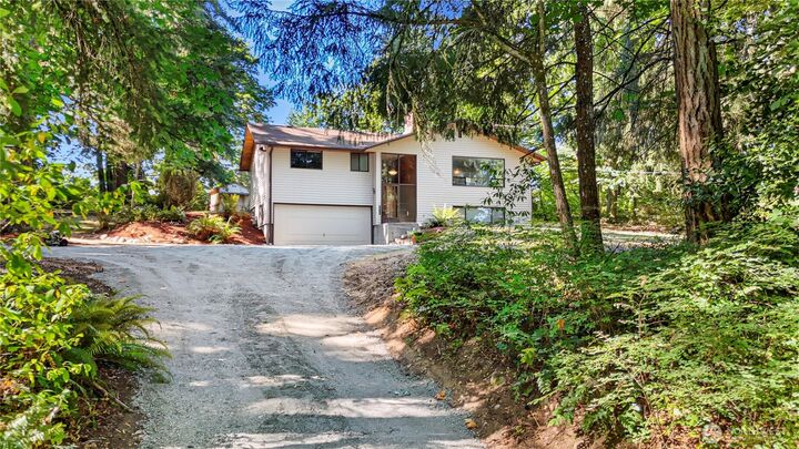 Property Photo: 10915 SE 287th Street WA 98092