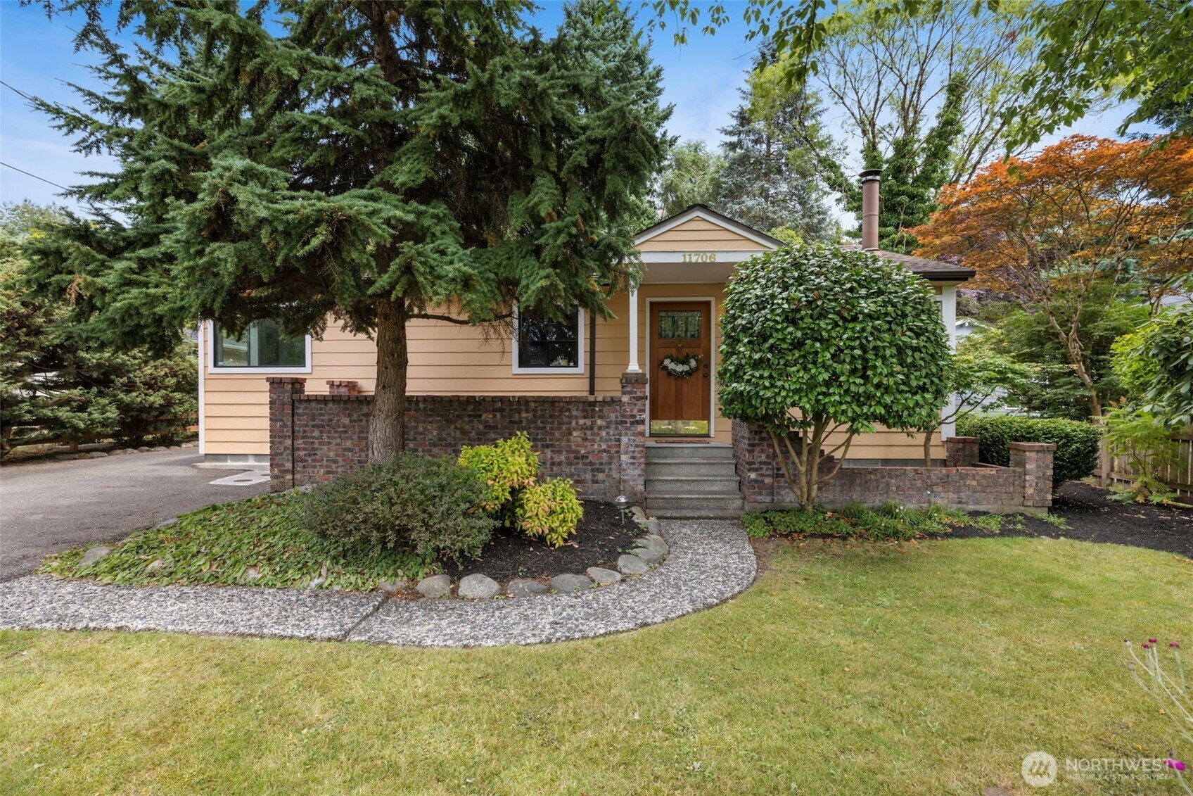 11706  40th Ave NE  Seattle WA 98125 photo