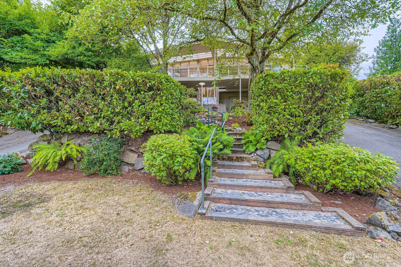Property Photo: 9401 45th Avenue NE WA 98115