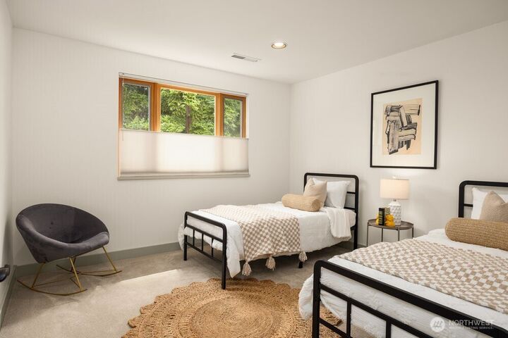 Property Photo:  1409  4th Street  WA 98033 