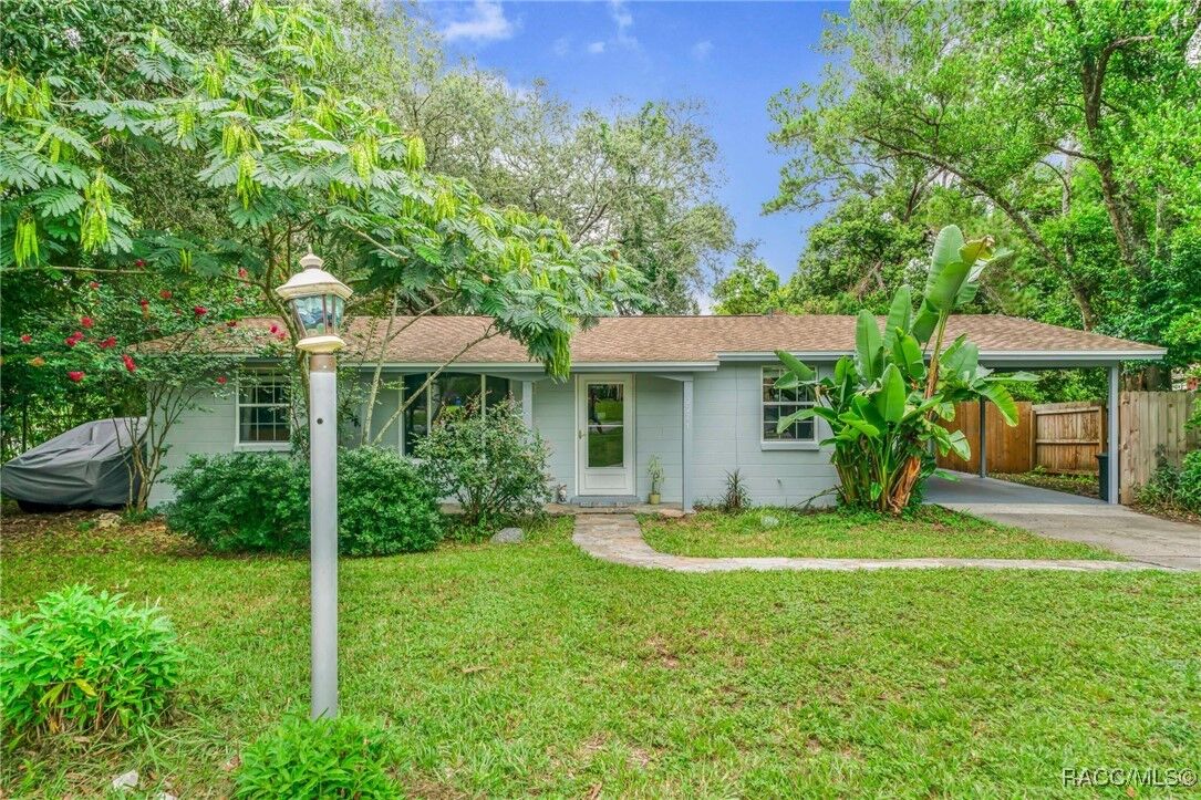 Property Photo: 2271 W Gardenia Drive FL 34434