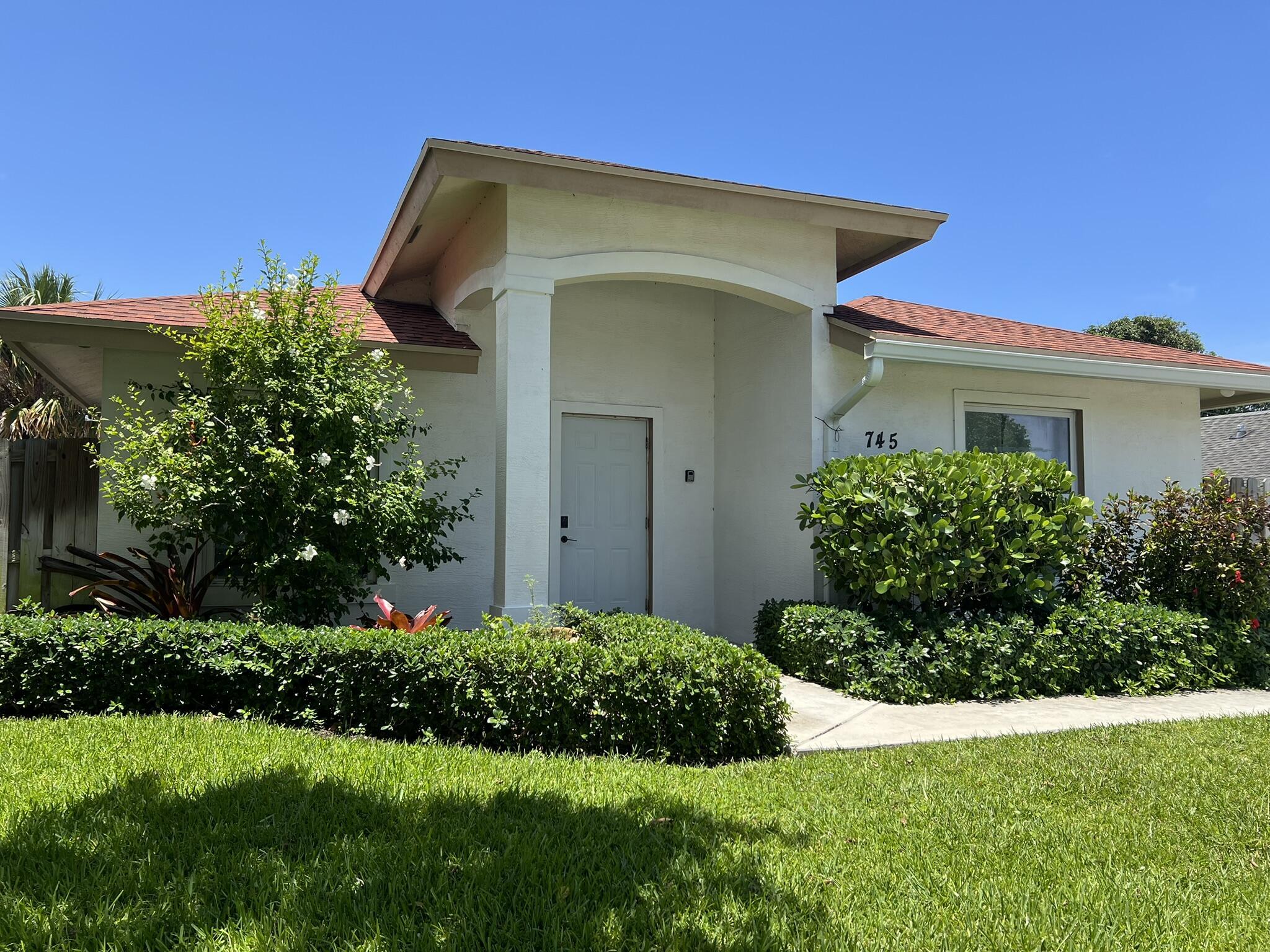 Property Photo: 745 Tallapoosa Street FL 33405