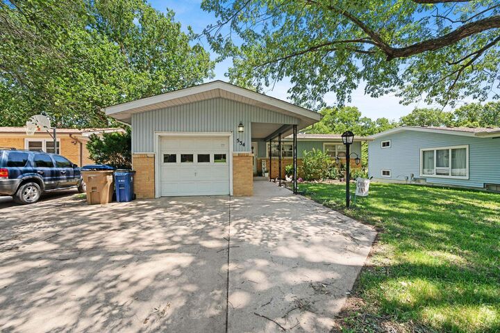 Property Photo: 534 S Derby Ave KS 67037