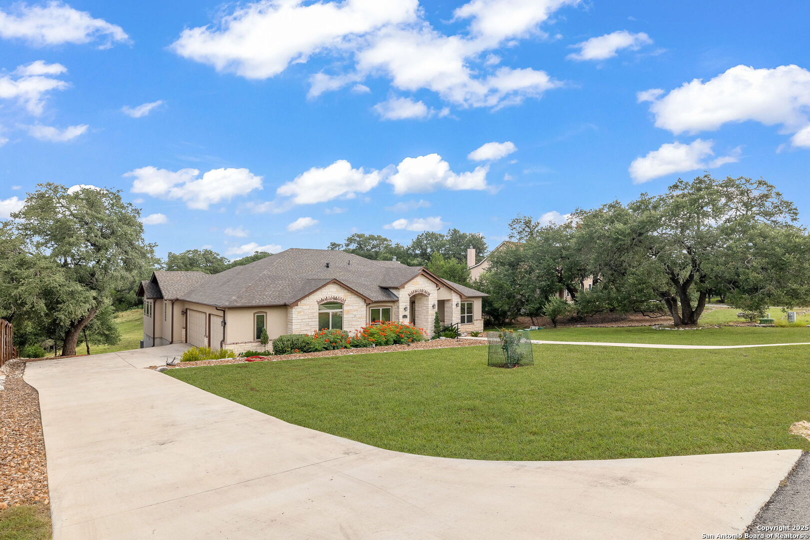 Property Photo: 157 Paradise Hls TX 78132