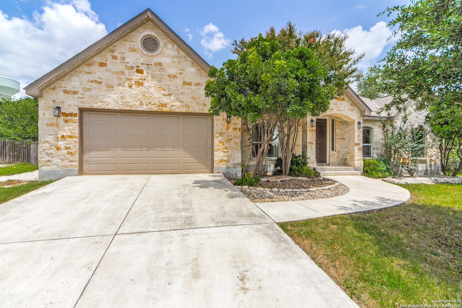 915 Midnight  San Antonio TX 78260 photo
