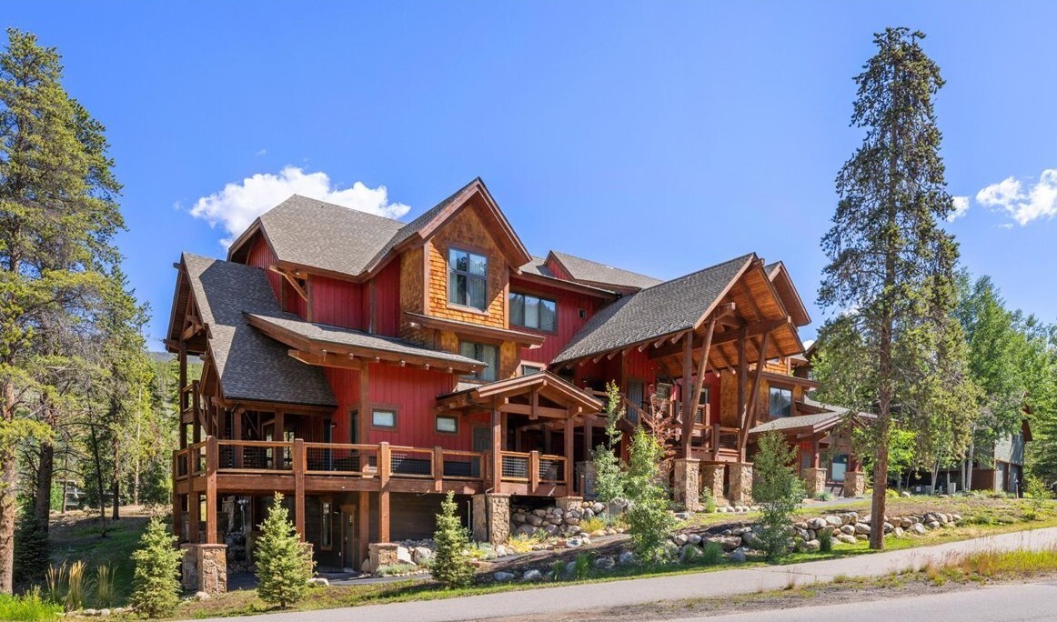 Property Photo: 7 Lake Ridge Circle 1818 CO 80435