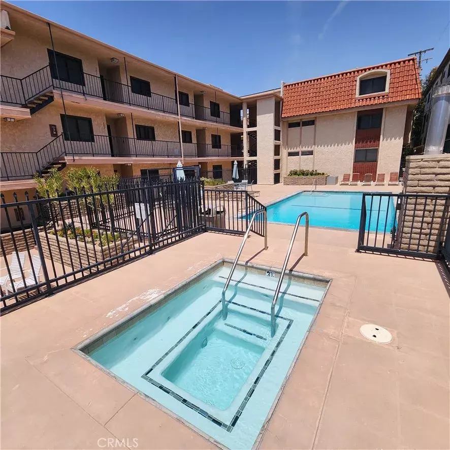 Property Photo:  900 Cedar Street 107  CA 90245 