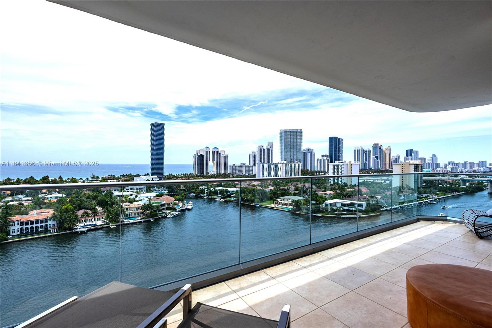 Property Photo: 19707 Turnberry Way 18J FL 33180