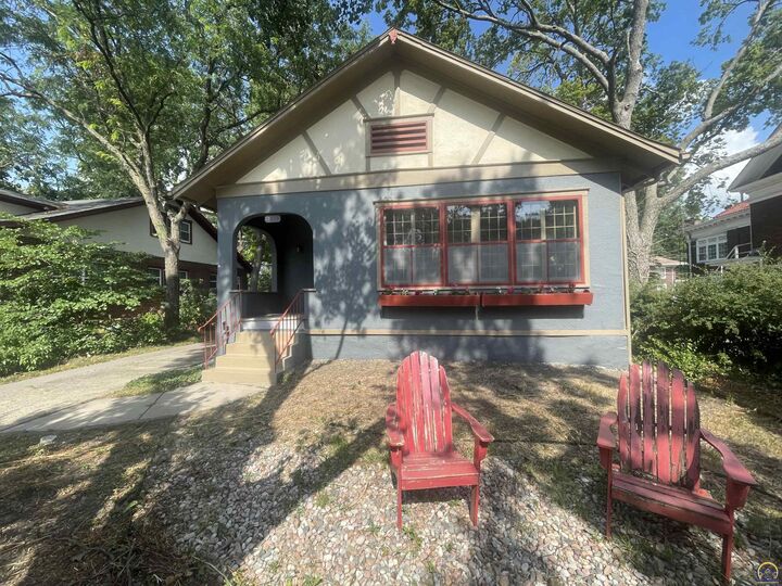Property Photo: 1216 West St KS 66801-4204