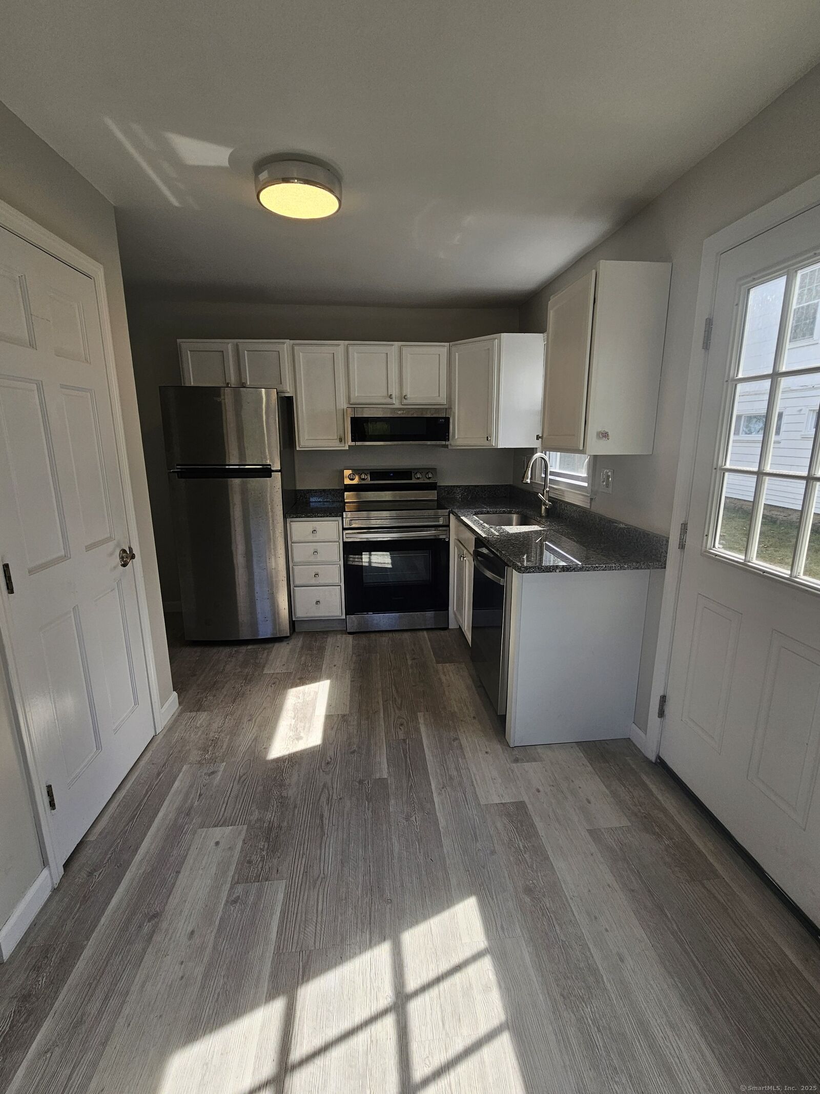 Property Photo:  8 Haigh Avenue  CT 06357 