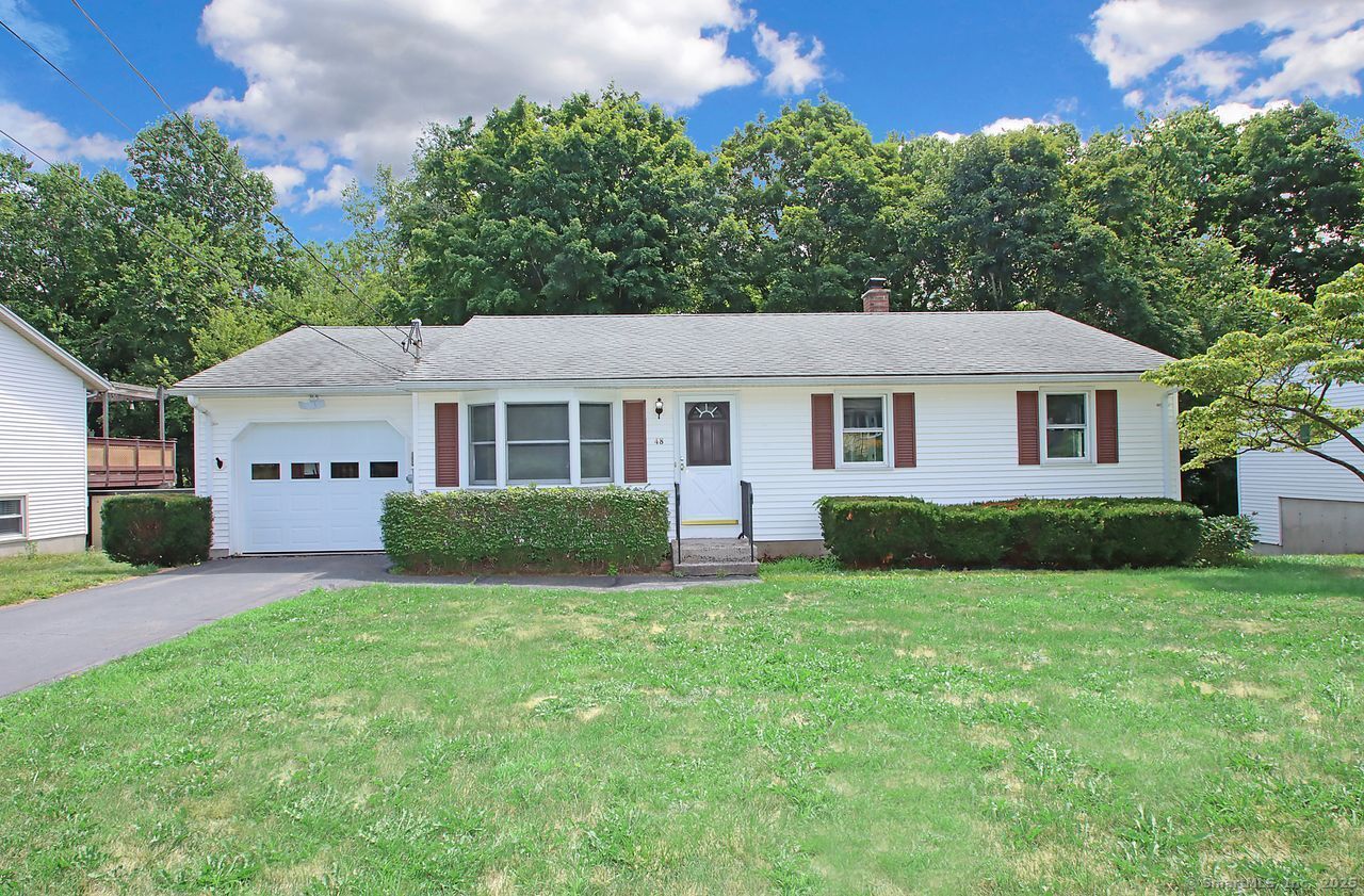 Property Photo: 48 Eastview Terrace CT 06450
