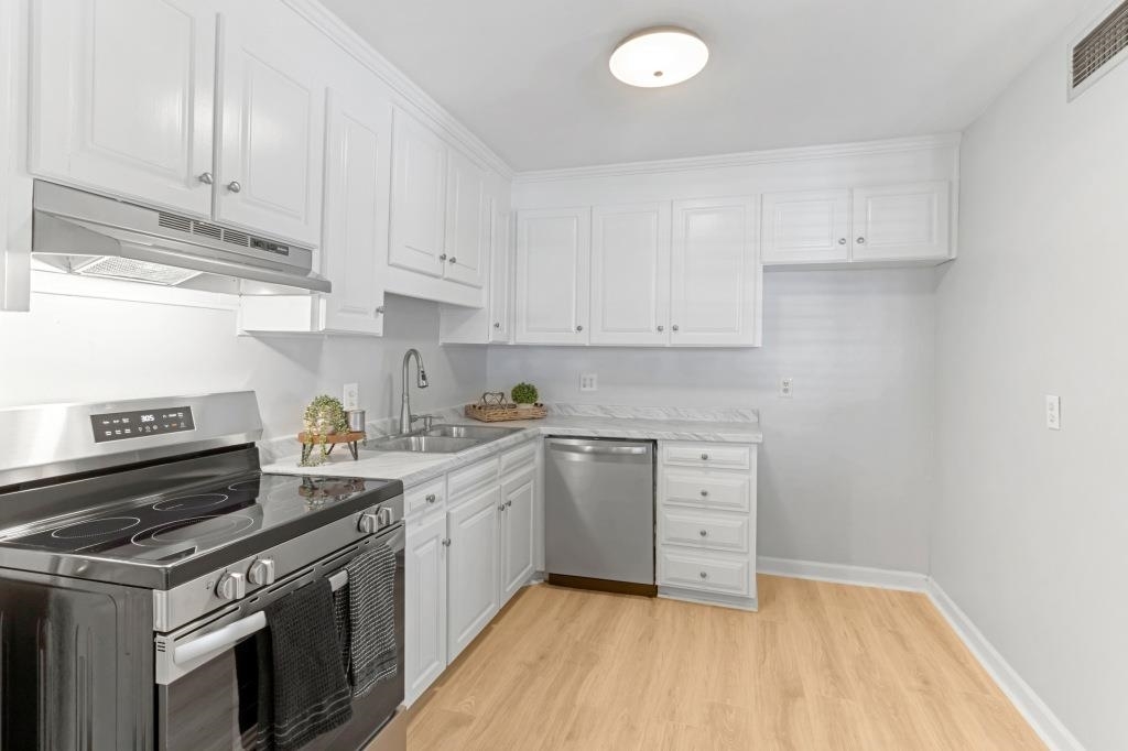 Property Photo:  20 Balfer Court  SC 29615 