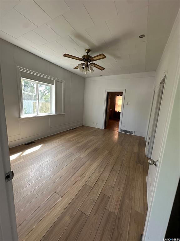Property Photo: 127 S Avenue S SK S7M 2Z7