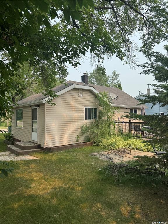 Property Photo: 1101 2nd Street E SK S6V 0G9