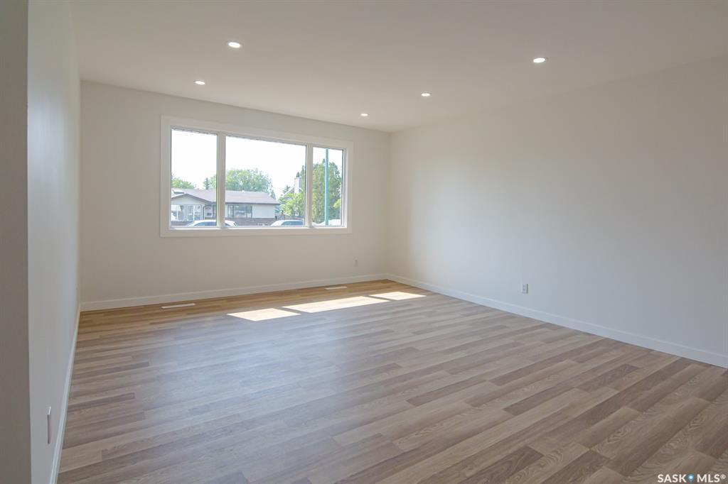 Property Photo:  2609 Woodward Avenue  SK S7J 2E6 
