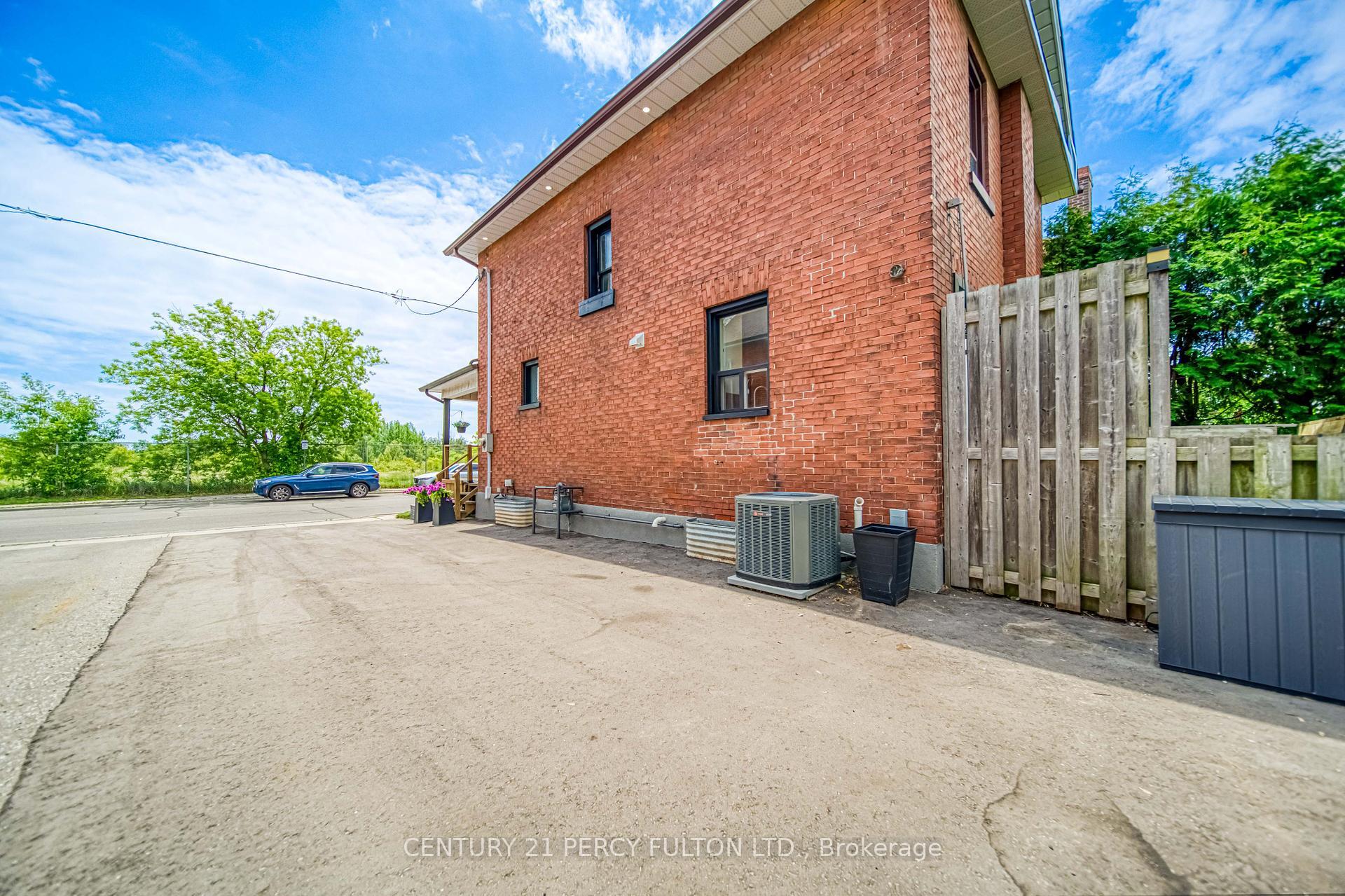 Property Photo:  180 Bruce Street  ON L1H 1R3 