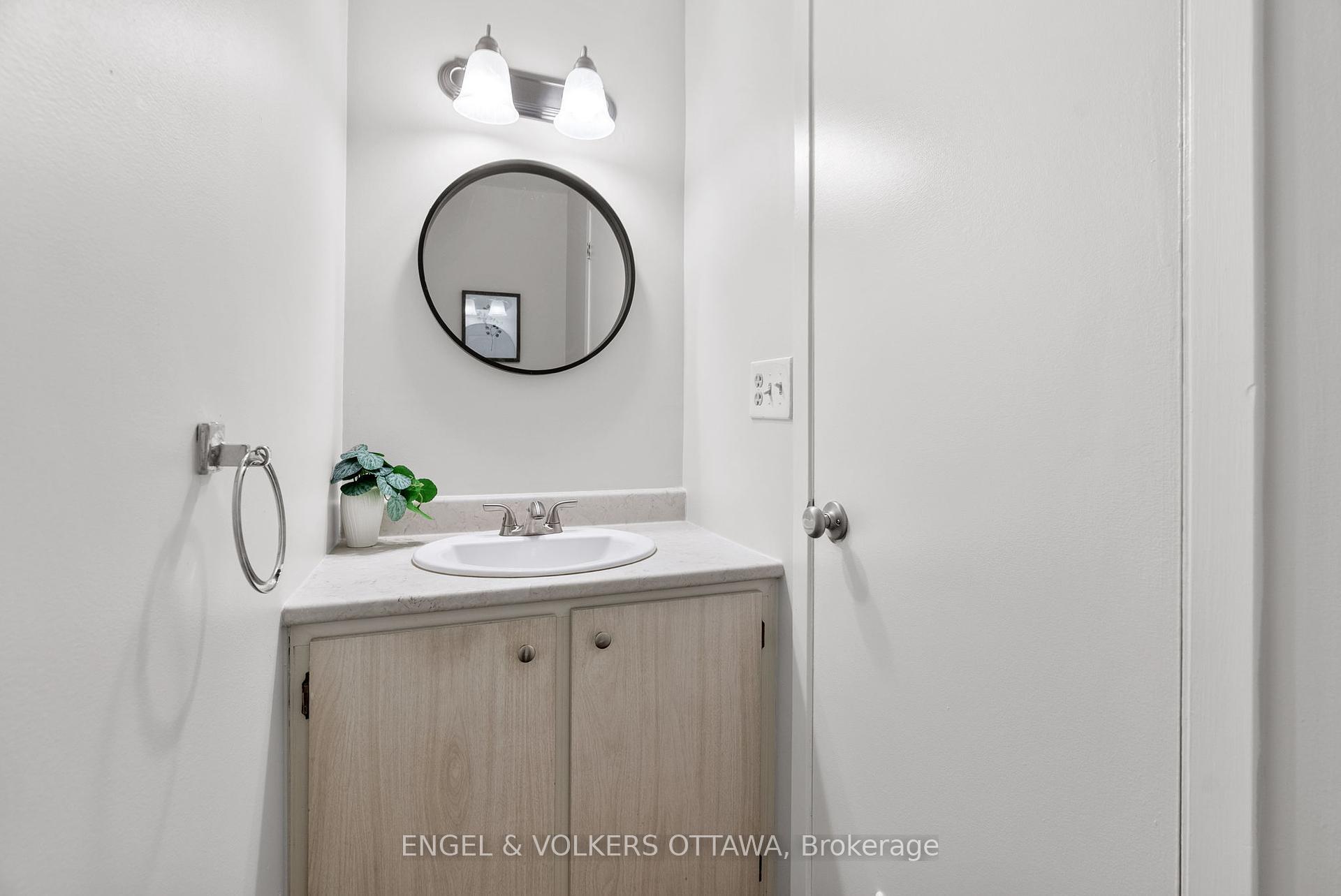 Photo de la propriété: 47 Malvern Drive 40 ON K2J 1M8