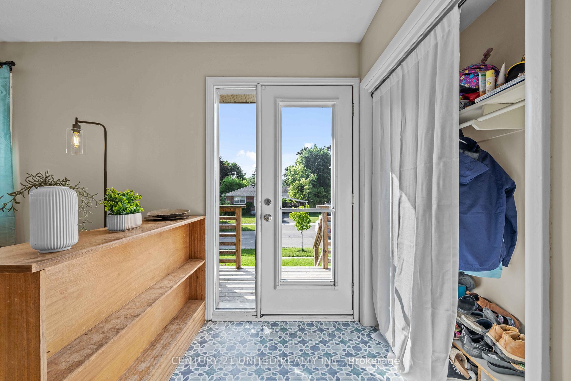 Property Photo: 1056 Glebemount Crescent ON K9H 6M3