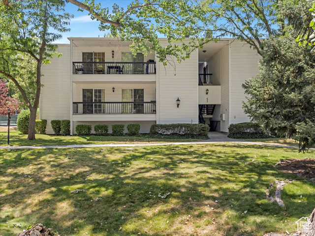Property Photo: 648 E 4065 S E UT 84107