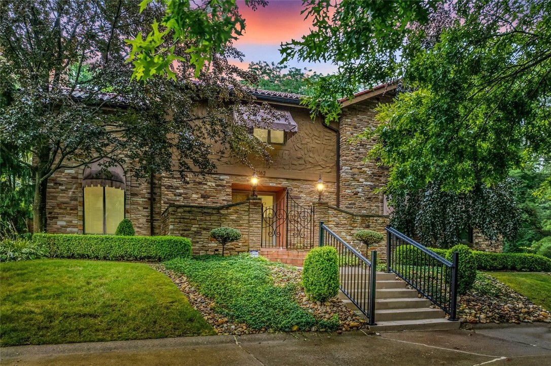 Property Photo: 2162 Blairmont Drive PA 15241
