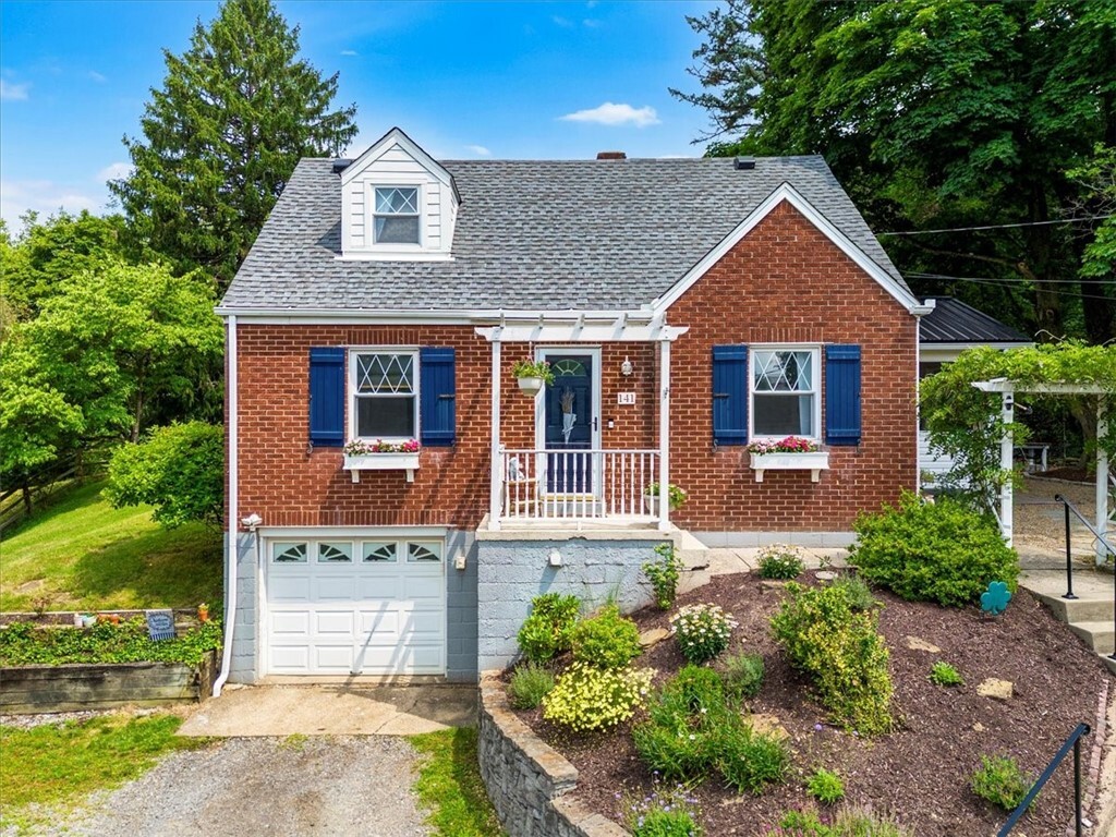 Property Photo: 141 Manor Rd PA 15090