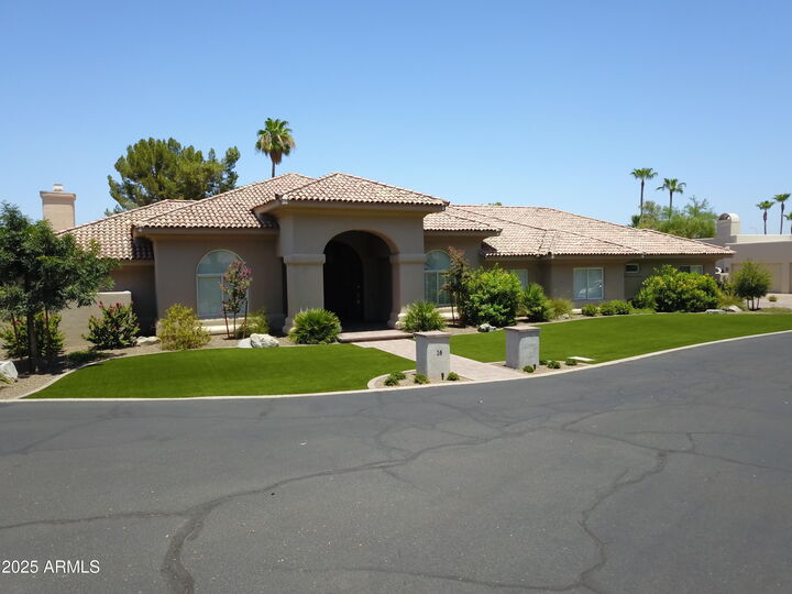 Property Photo:  700 N Dobson Road 16  AZ 85224 