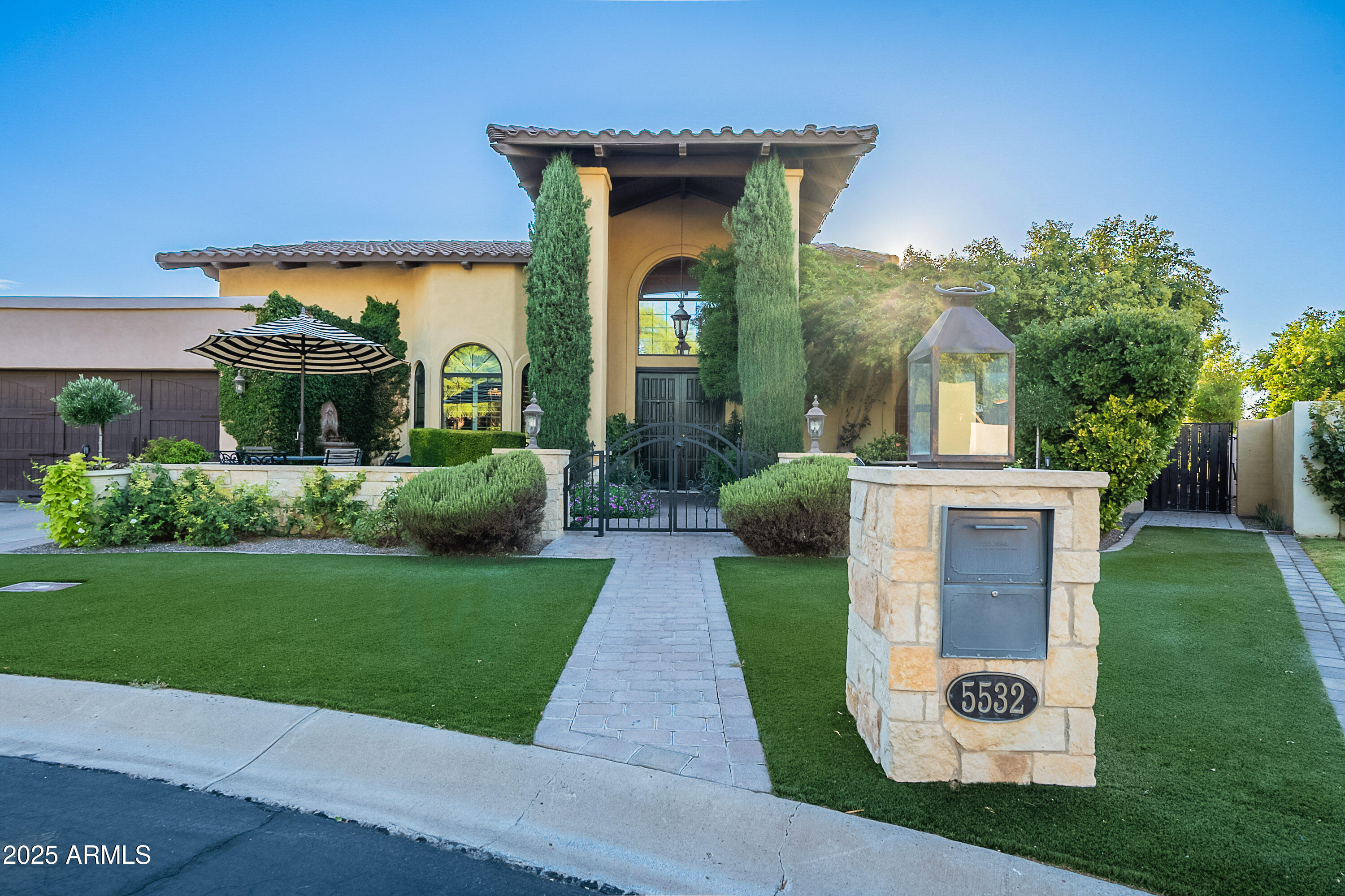 Property Photo:  5532 E Turquoise Avenue  AZ 85253 
