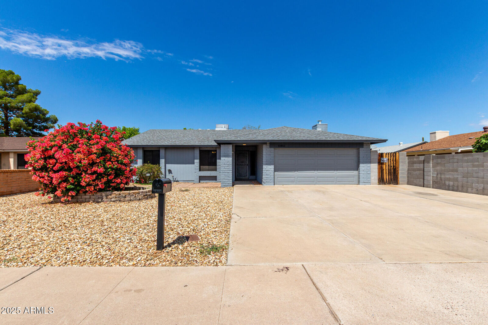 Property Photo: 10852 N 39th Avenue AZ 85029